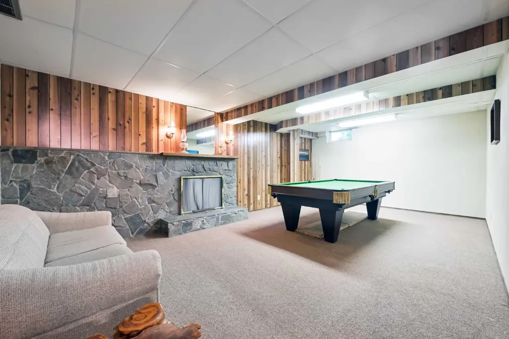 111 Parkglen Place SE Calgary AB T2J 4M5