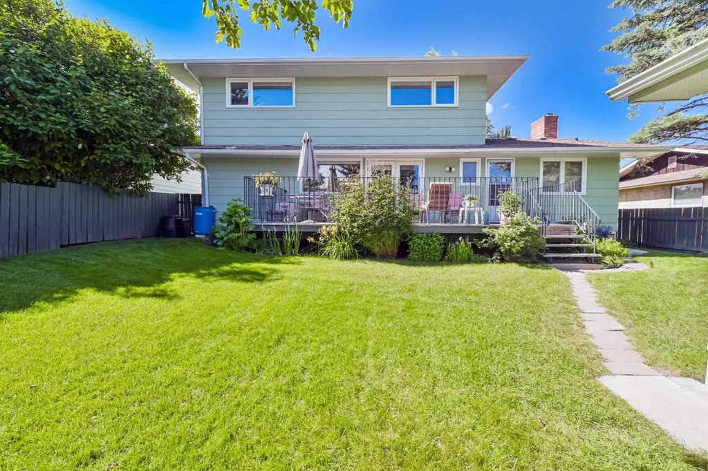 111 Parkglen Place SE Calgary AB T2J 4M5