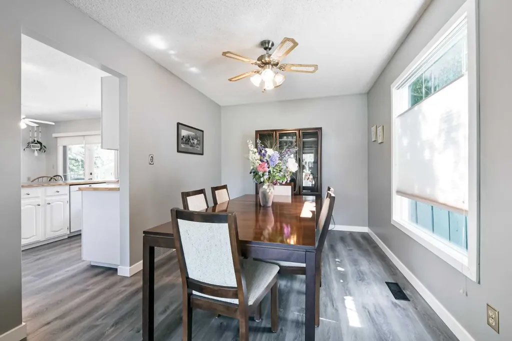 111 Parkglen Place SE Calgary AB T2J 4M5