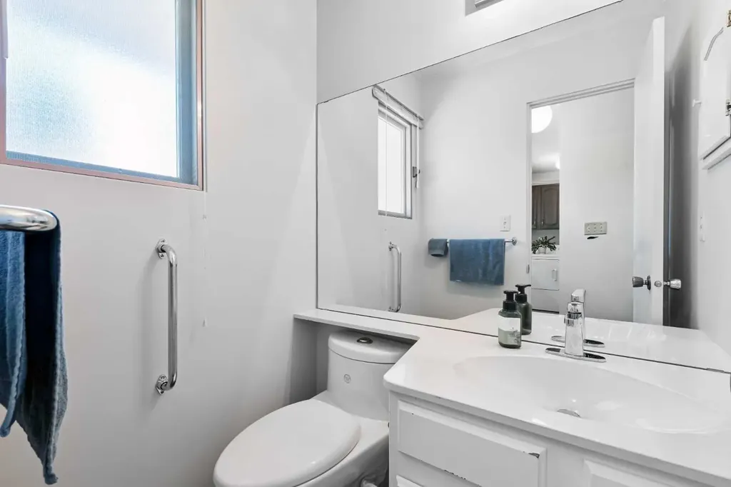 111 Parkglen Place SE Calgary AB T2J 4M5