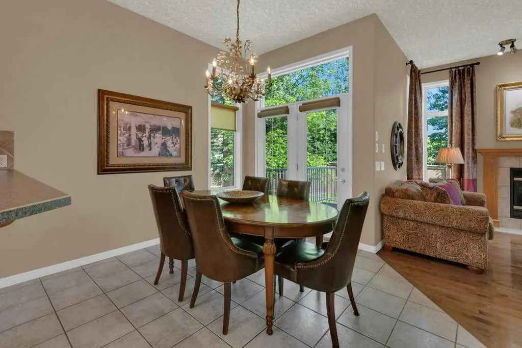 37 Wentworth Gardens SW Calgary AB T3H 4L7