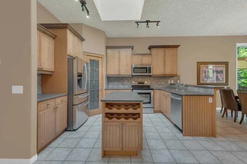37 Wentworth Gardens SW Calgary AB T3H 4L7
