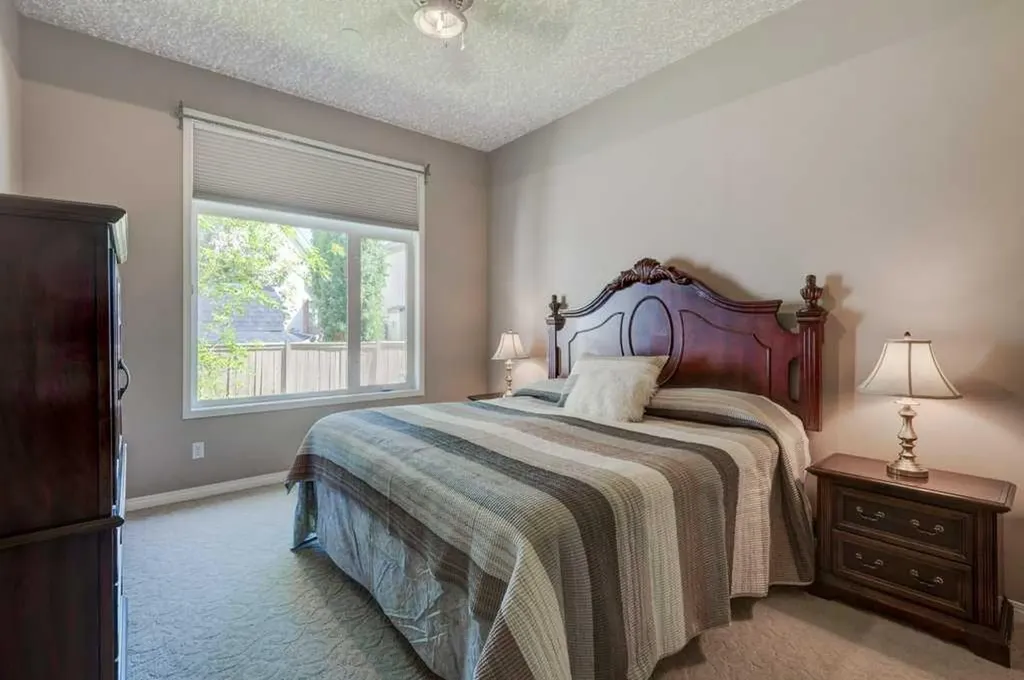 37 Wentworth Gardens SW Calgary AB T3H 4L7