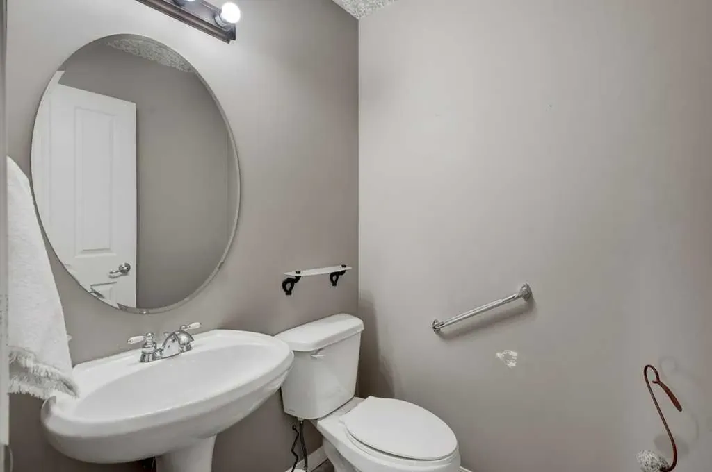 37 Wentworth Gardens SW Calgary AB T3H 4L7