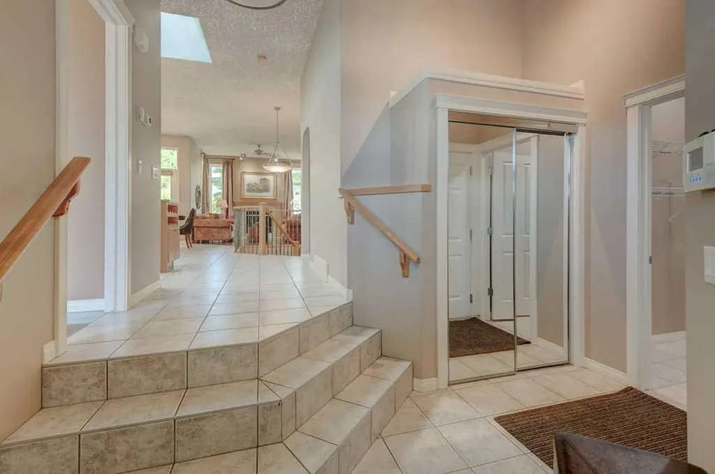 37 Wentworth Gardens SW Calgary AB T3H 4L7