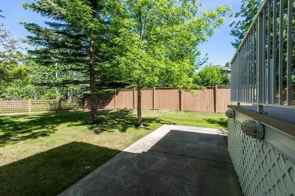 37 Wentworth Gardens SW Calgary AB T3H 4L7