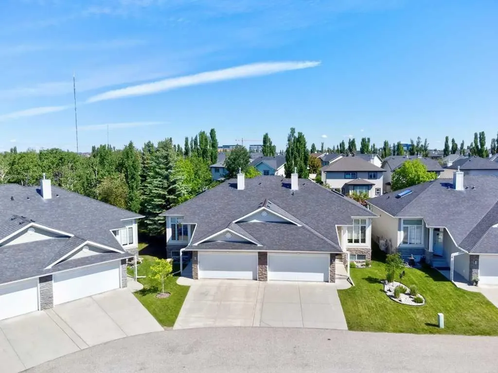 37 Wentworth Gardens SW Calgary AB T3H 4L7