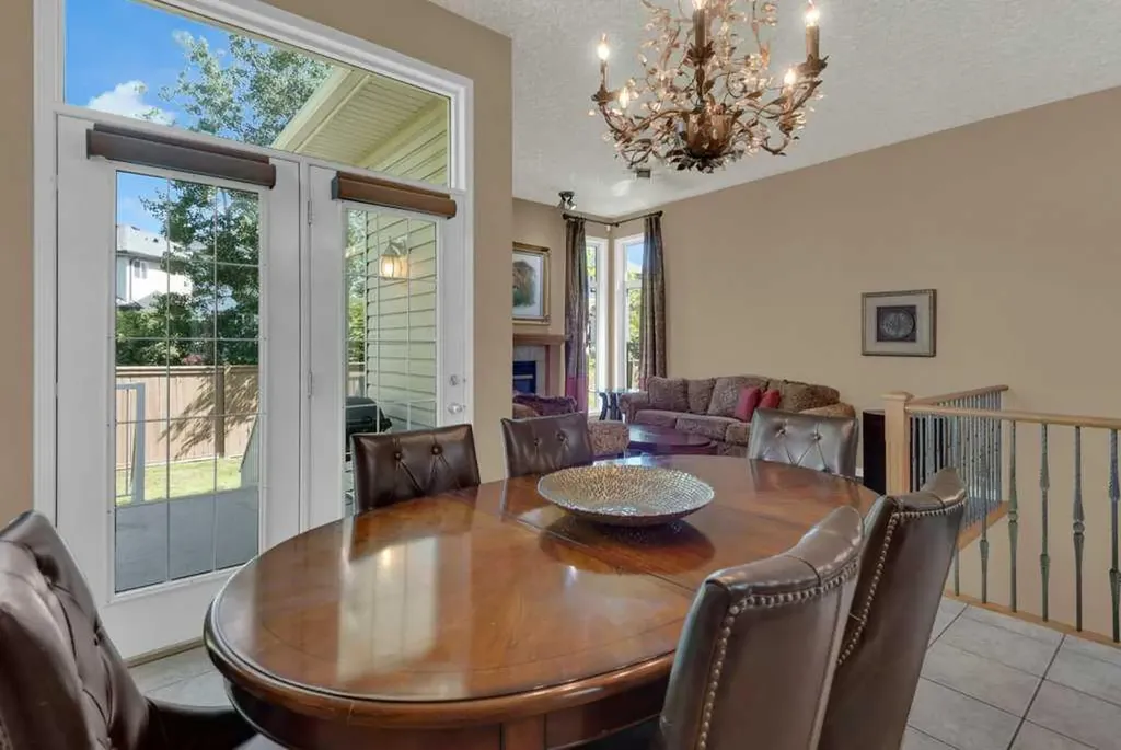 37 Wentworth Gardens SW Calgary AB T3H 4L7