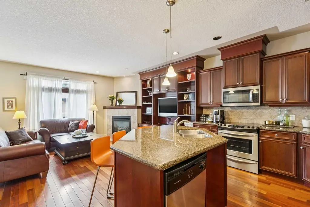 446 18 Avenue NE Calgary AB T2E 1N4