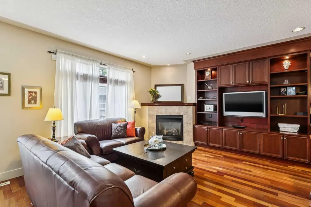 446 18 Avenue NE Calgary AB T2E 1N4