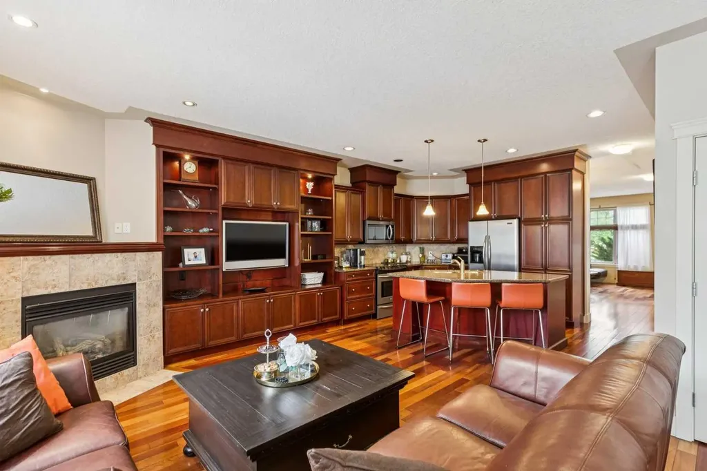 446 18 Avenue NE Calgary AB T2E 1N4