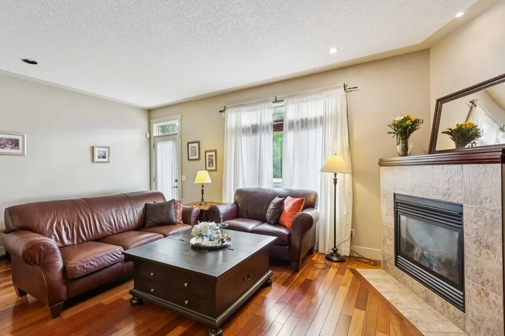 446 18 Avenue NE Calgary AB T2E 1N4