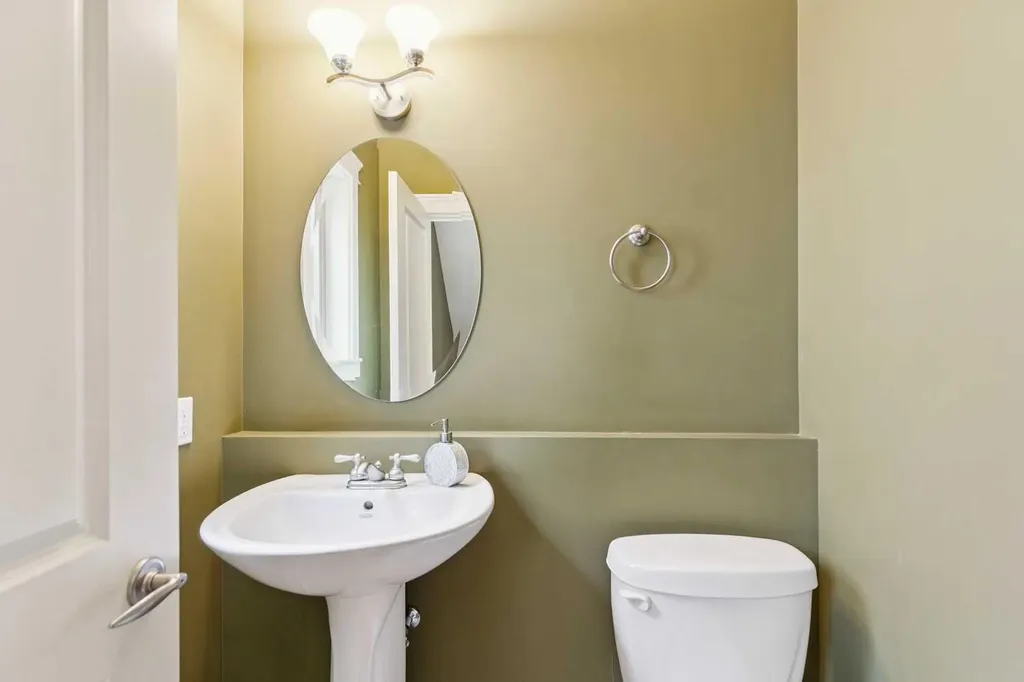 446 18 Avenue NE Calgary AB T2E 1N4