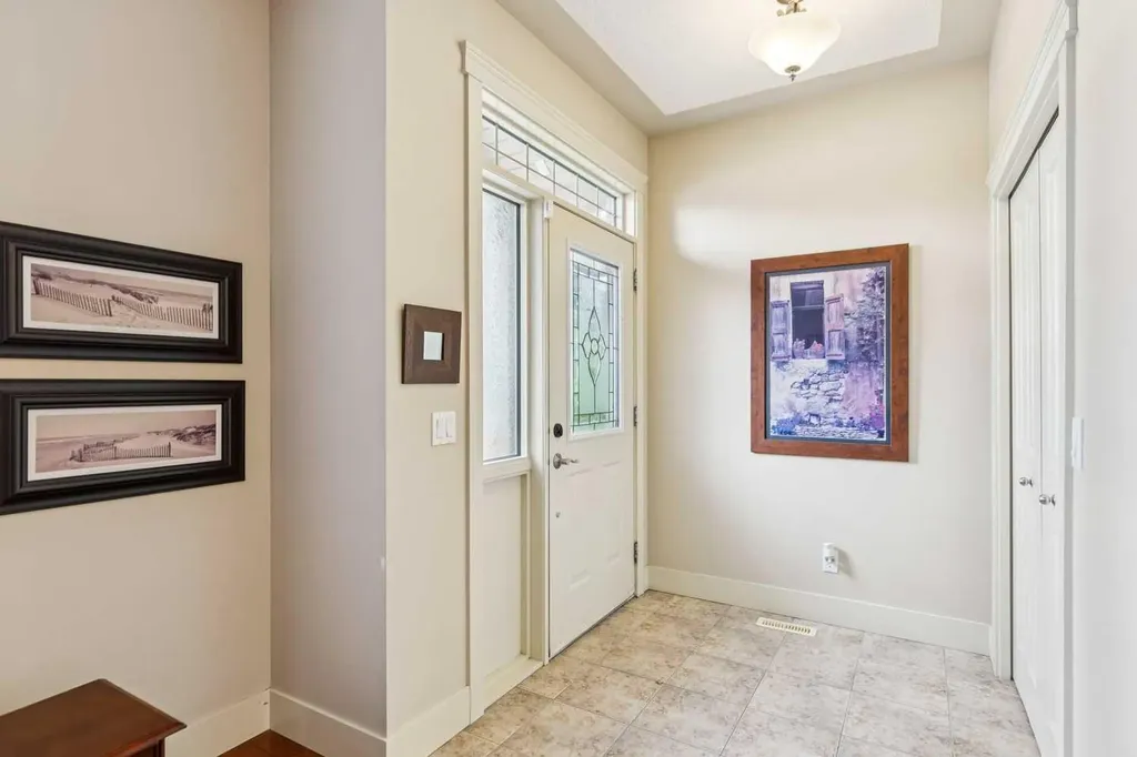 446 18 Avenue NE Calgary AB T2E 1N4