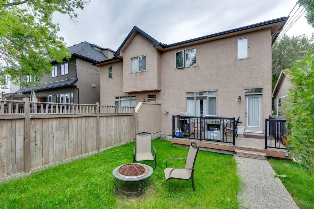446 18 Avenue NE Calgary AB T2E 1N4