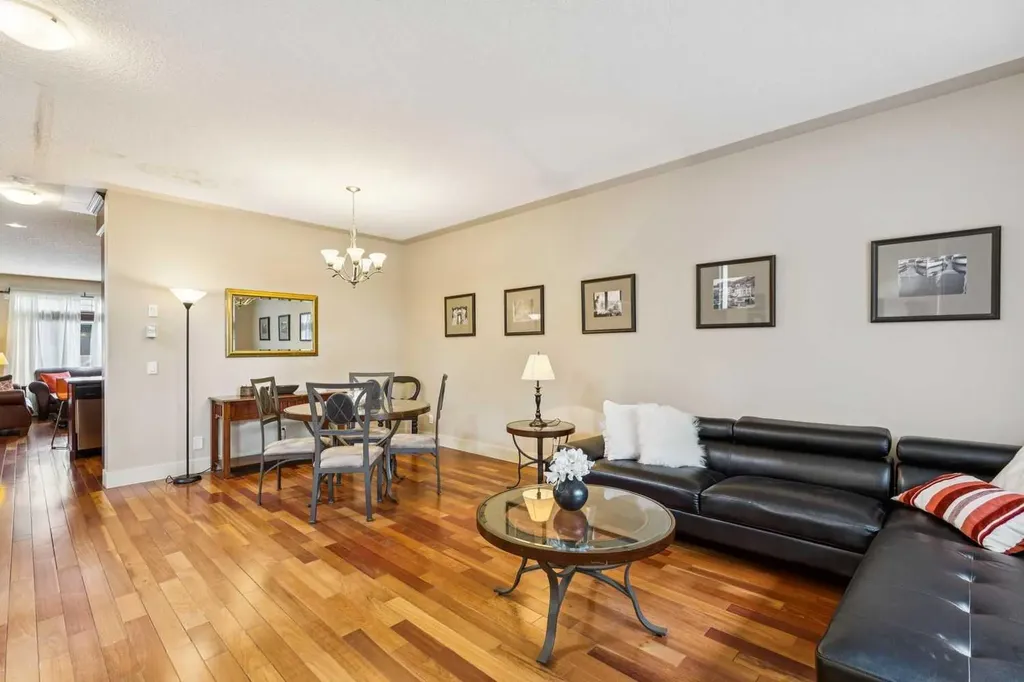 446 18 Avenue NE Calgary AB T2E 1N4