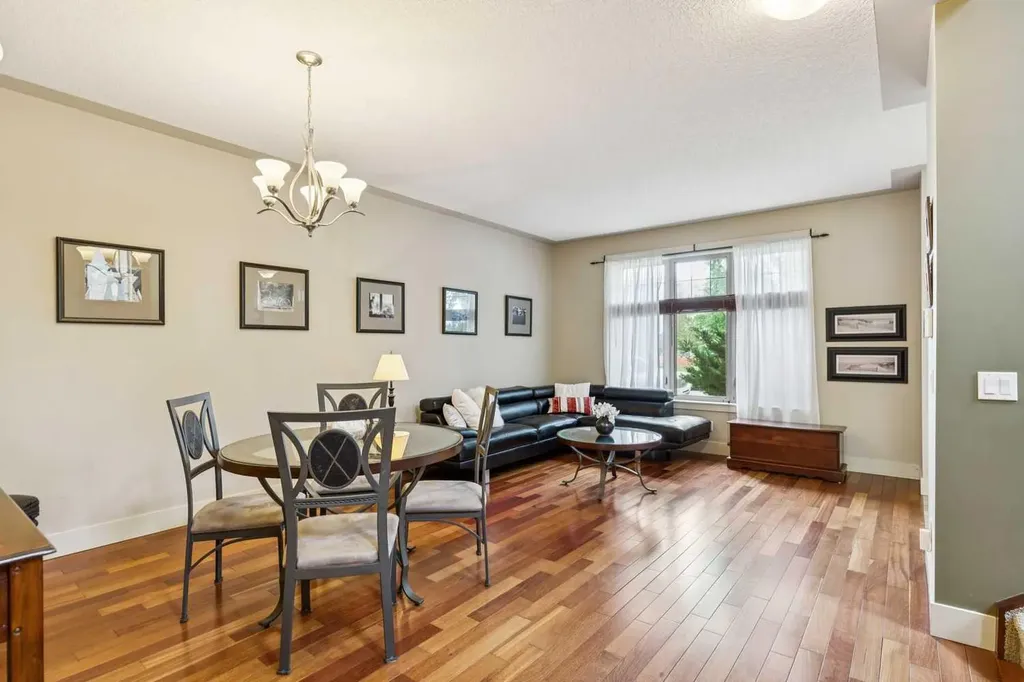 446 18 Avenue NE Calgary AB T2E 1N4