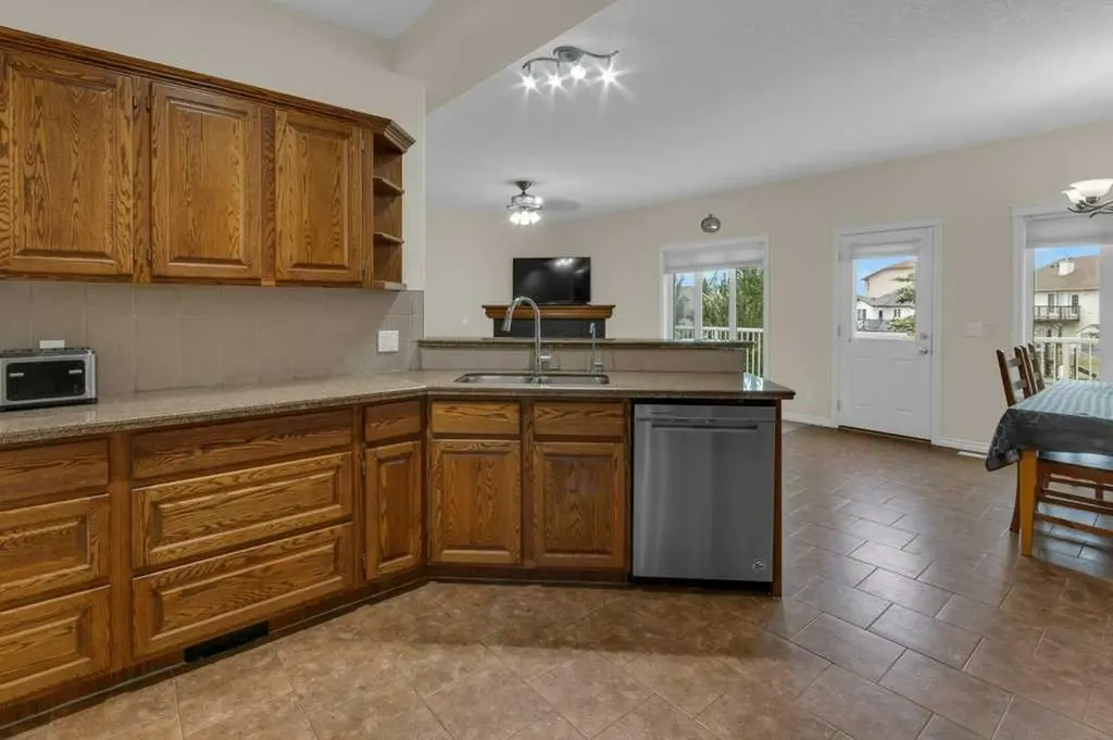 161 Hillcrest Boulevard Strathmore AB T1P0A3