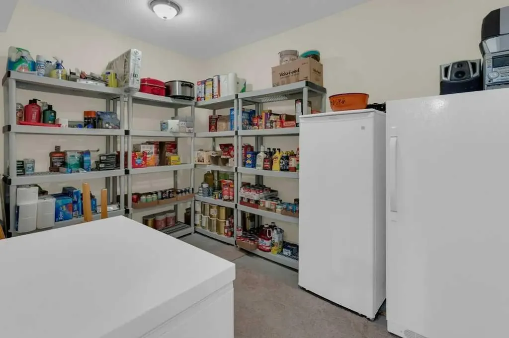 161 Hillcrest Boulevard Strathmore AB T1P0A3