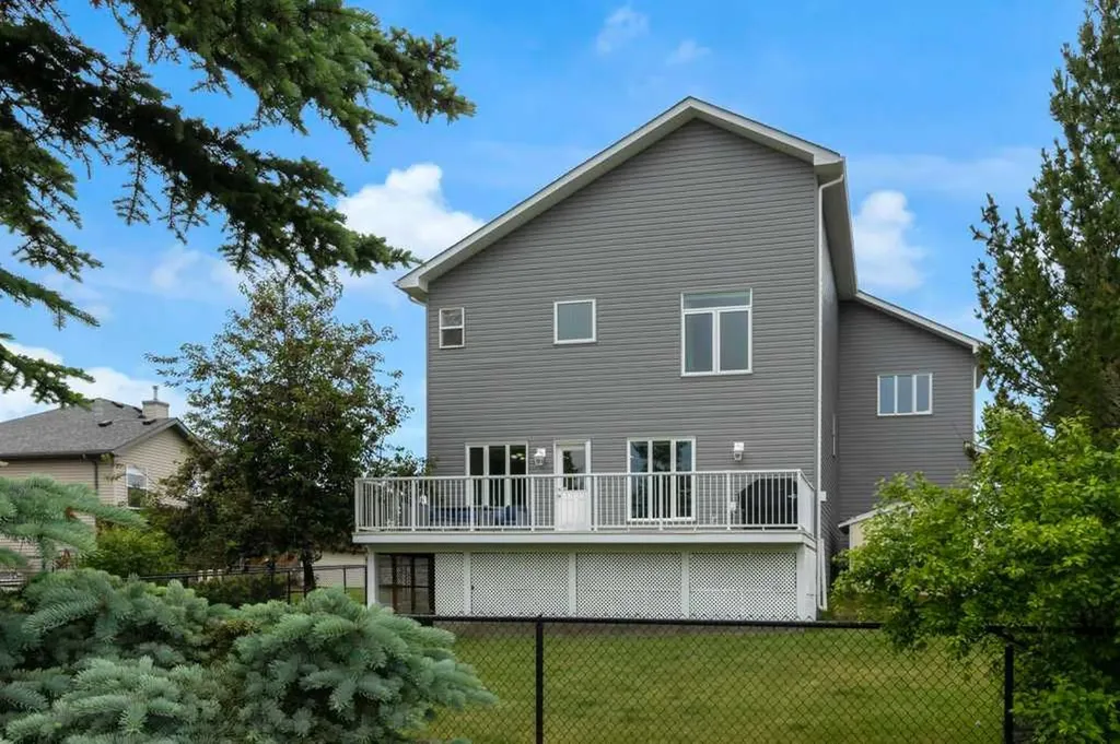 161 Hillcrest Boulevard Strathmore AB T1P0A3