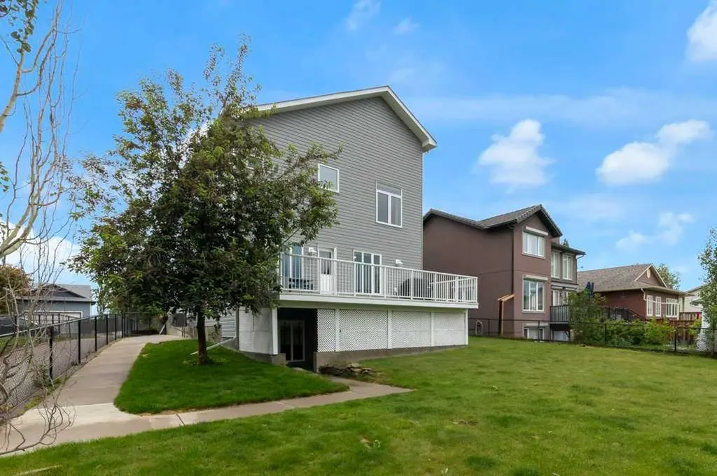 161 Hillcrest Boulevard Strathmore AB T1P0A3