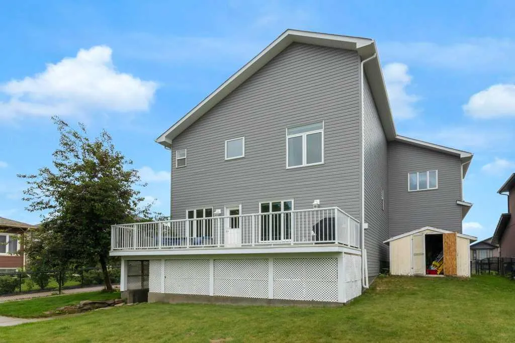 161 Hillcrest Boulevard Strathmore AB T1P0A3