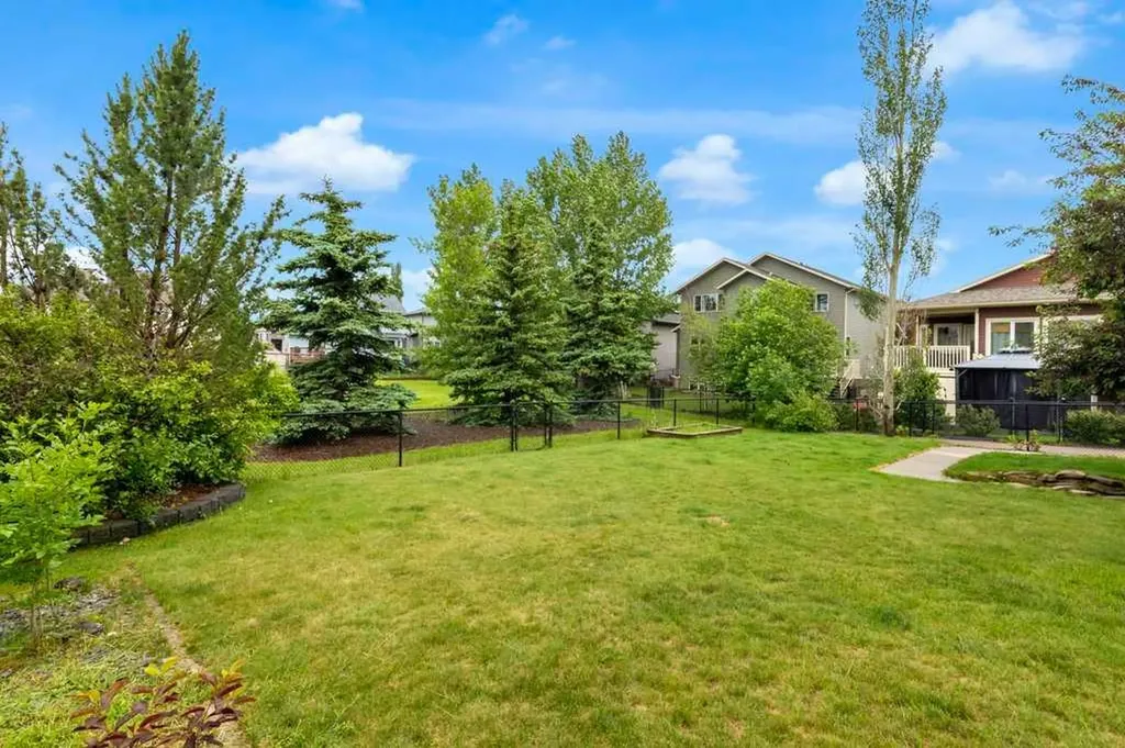 161 Hillcrest Boulevard Strathmore AB T1P0A3