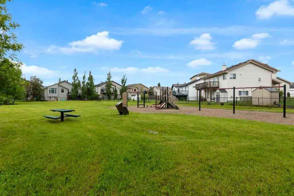 161 Hillcrest Boulevard Strathmore AB T1P0A3