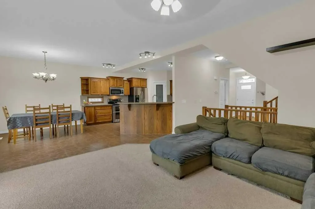 161 Hillcrest Boulevard Strathmore AB T1P0A3