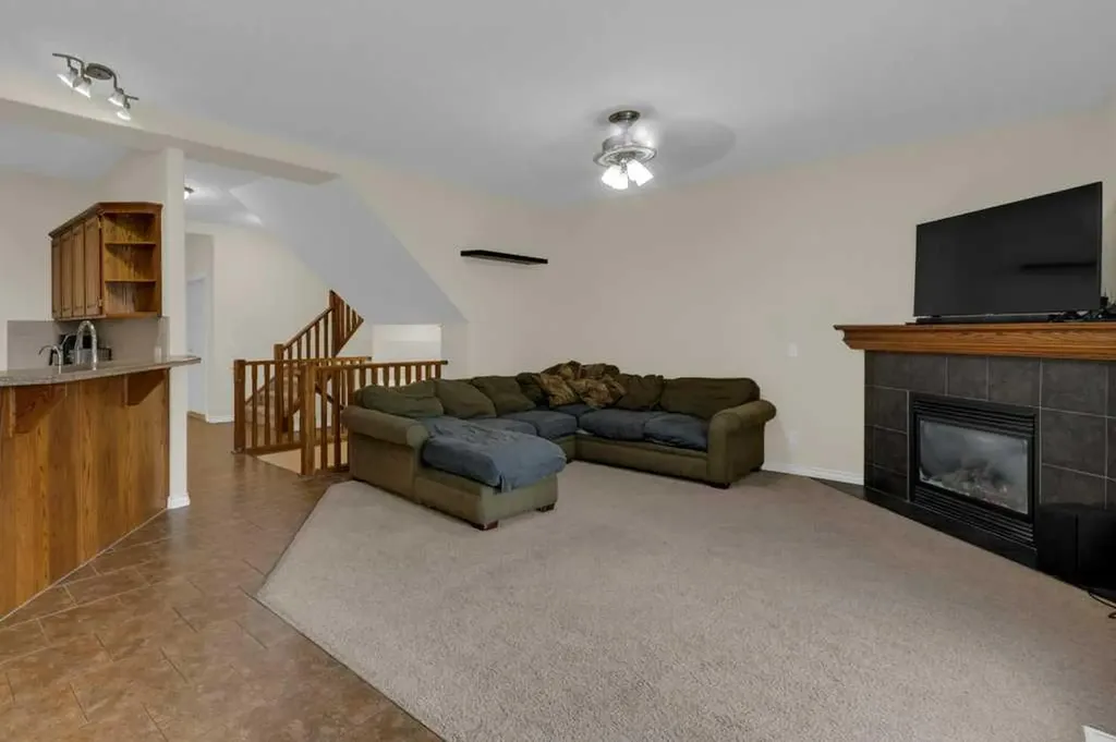 161 Hillcrest Boulevard Strathmore AB T1P0A3