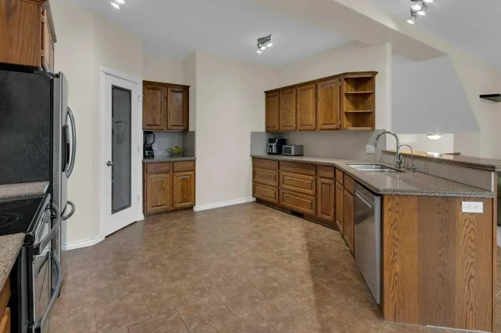 161 Hillcrest Boulevard Strathmore AB T1P0A3