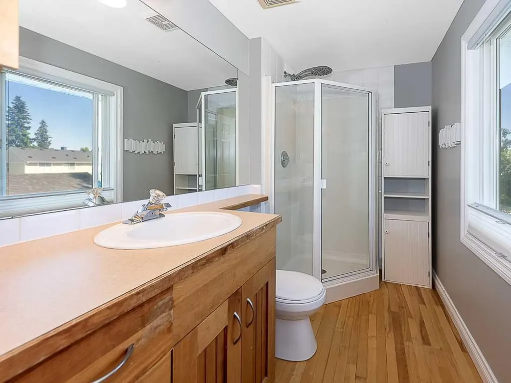 81 Somme Manor SW Calgary AB T2T6J3