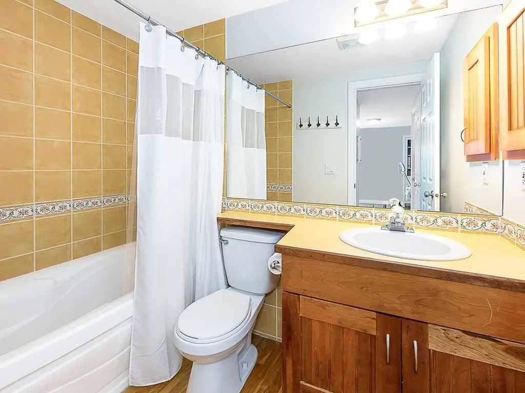 81 Somme Manor SW Calgary AB T2T6J3