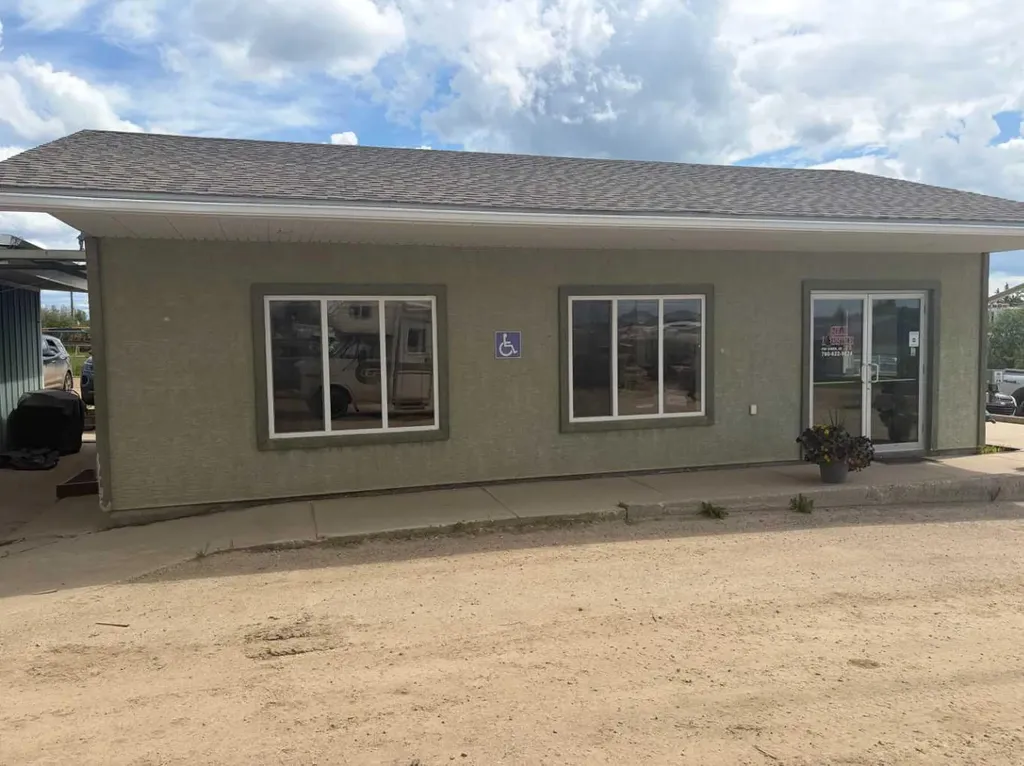 300 1b Avenue Fox Creek AB T0H 3Z0