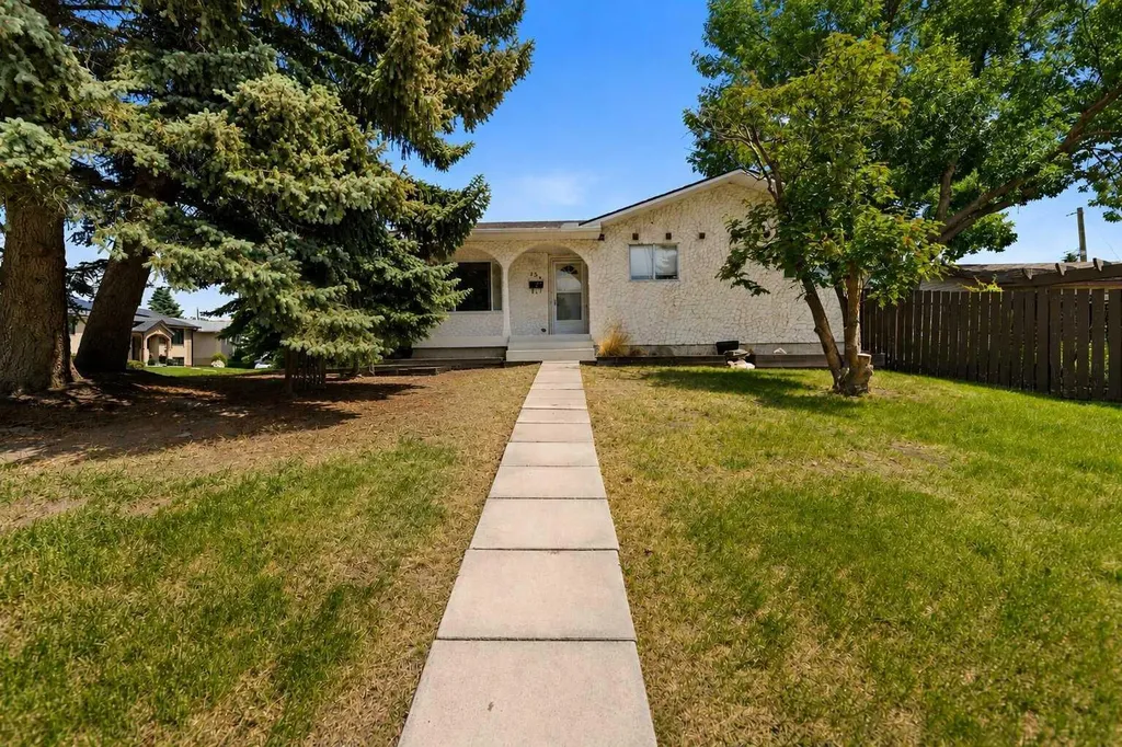 6756 Huntchester Road NE Calgary AB T2K 5E7