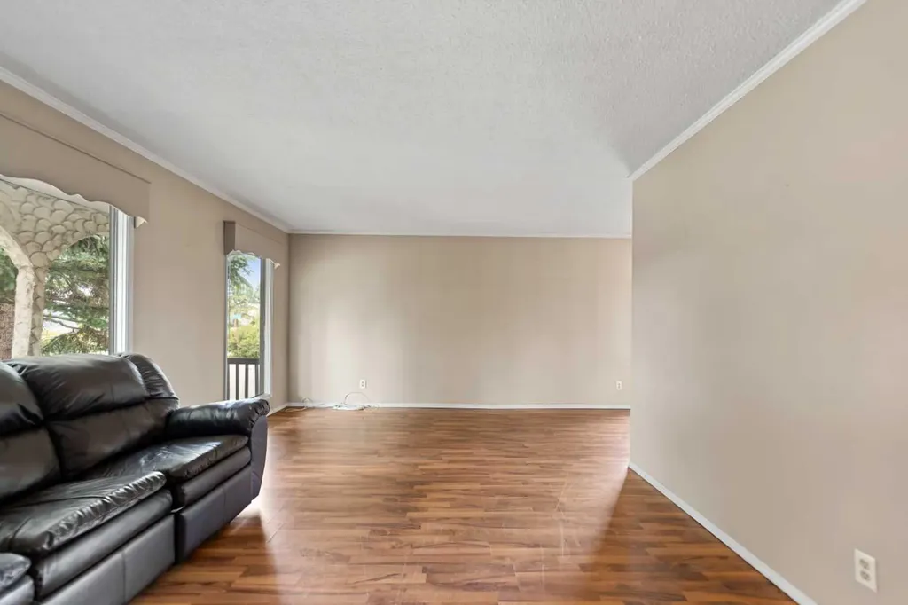 6756 Huntchester Road NE Calgary AB T2K 5E7