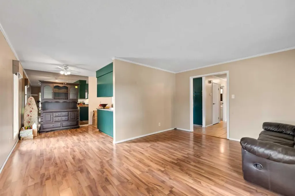 6756 Huntchester Road NE Calgary AB T2K 5E7