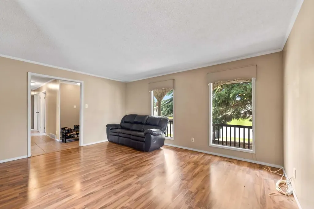 6756 Huntchester Road NE Calgary AB T2K 5E7