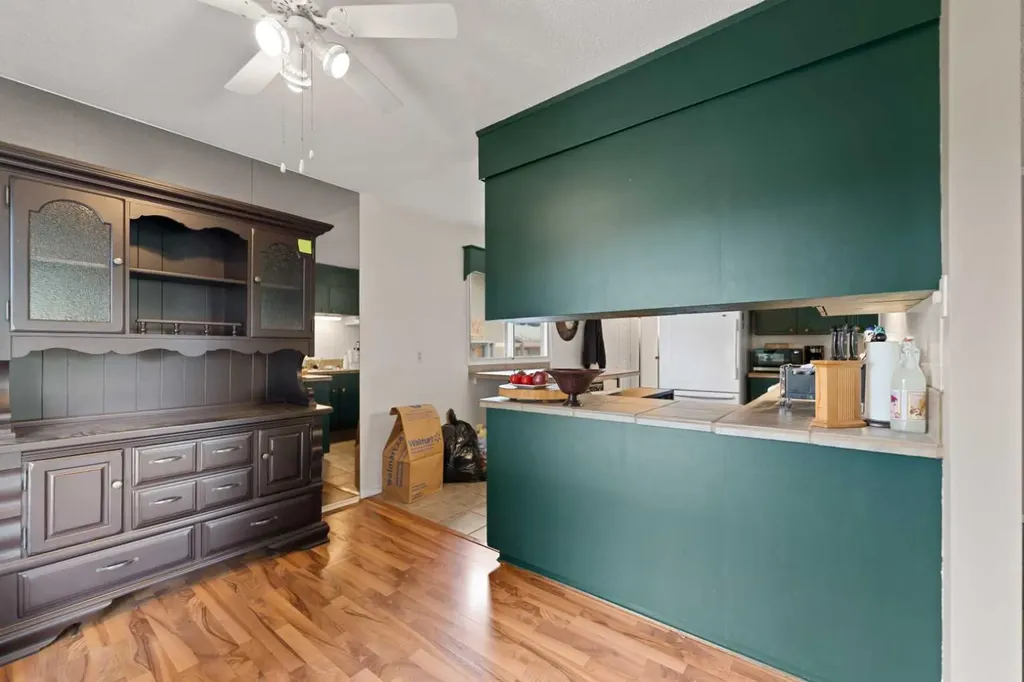 6756 Huntchester Road NE Calgary AB T2K 5E7