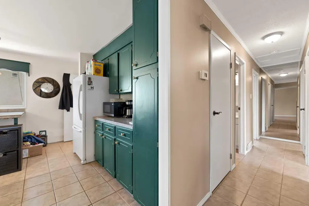 6756 Huntchester Road NE Calgary AB T2K 5E7