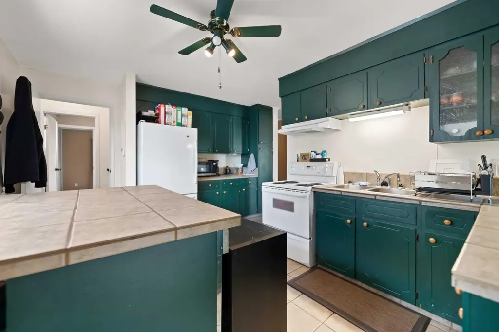 6756 Huntchester Road NE Calgary AB T2K 5E7