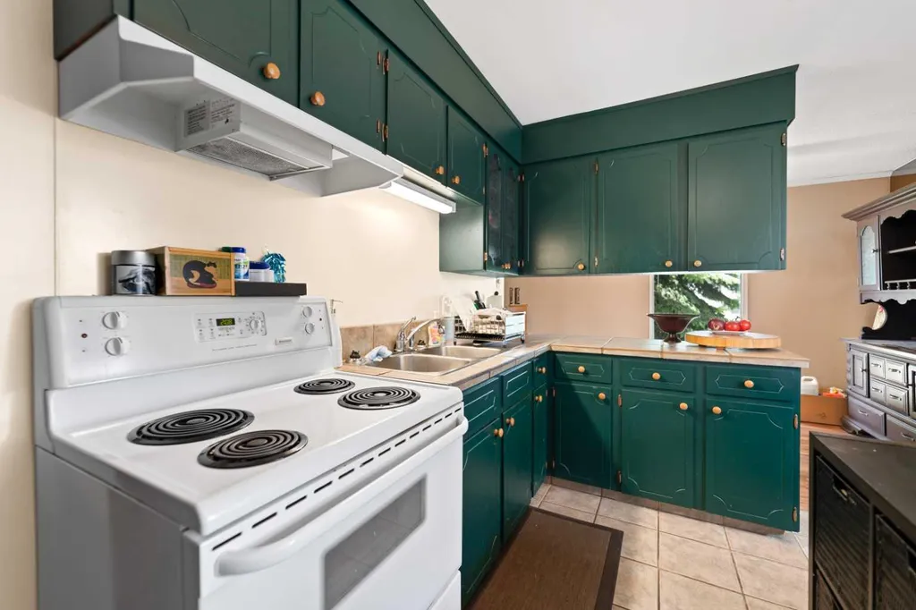6756 Huntchester Road NE Calgary AB T2K 5E7