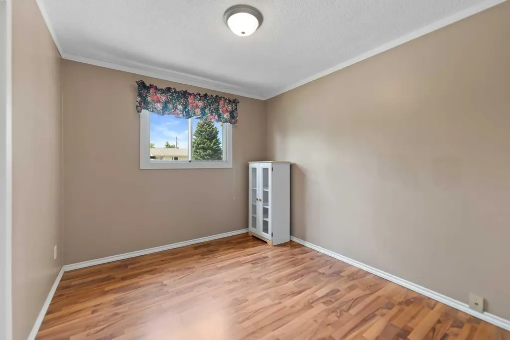 6756 Huntchester Road NE Calgary AB T2K 5E7