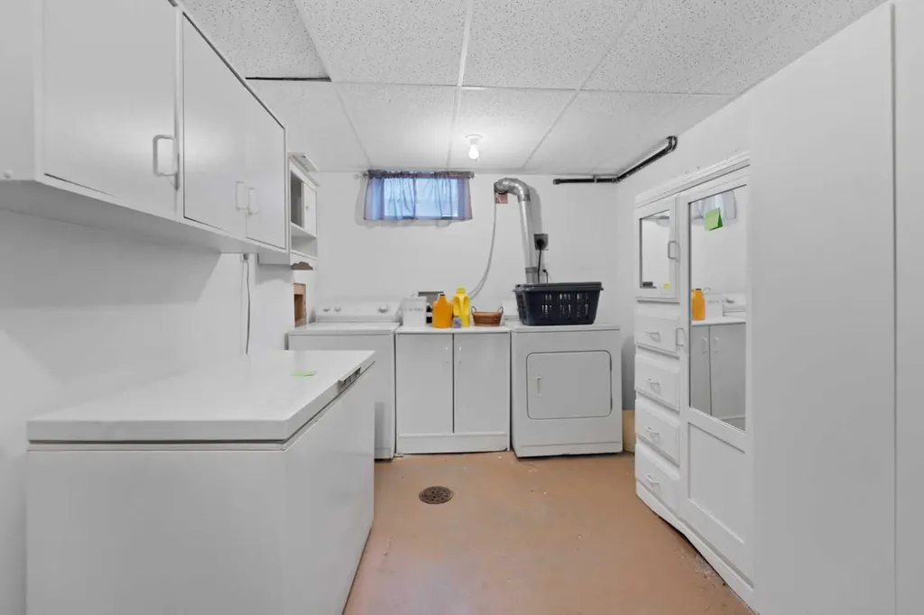 6756 Huntchester Road NE Calgary AB T2K 5E7