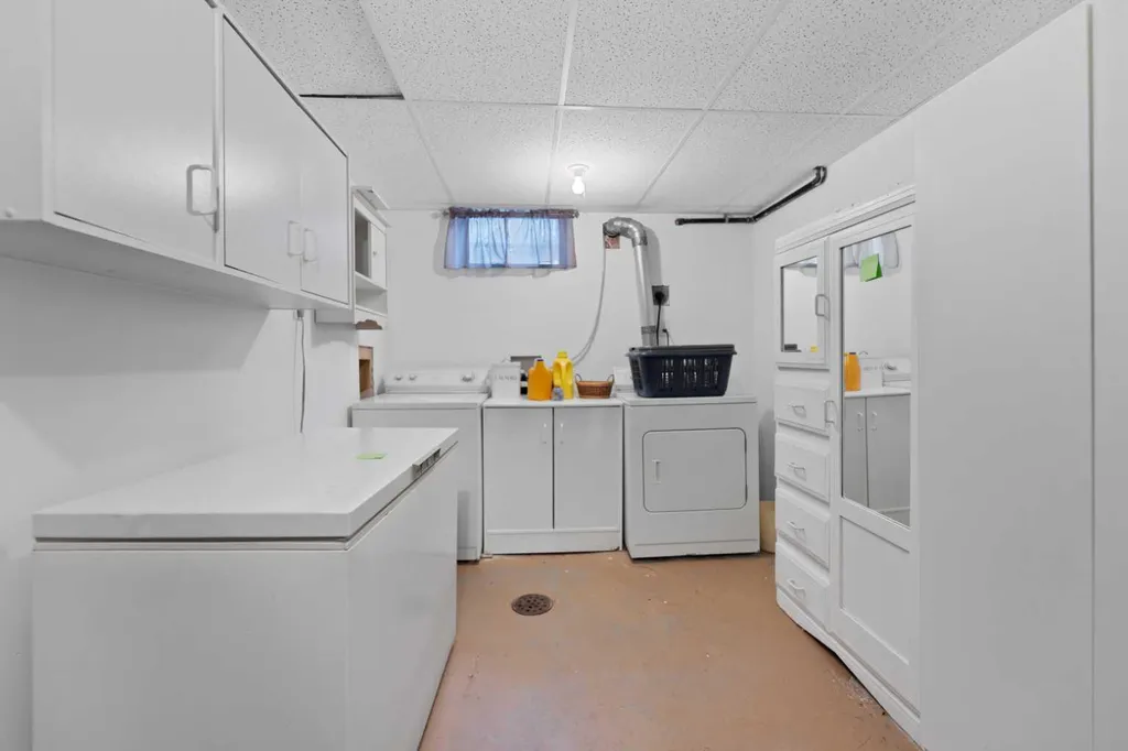 6756 Huntchester Road NE Calgary AB T2K 5E7