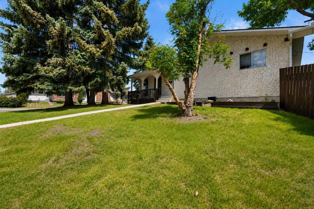 6756 Huntchester Road NE Calgary AB T2K 5E7