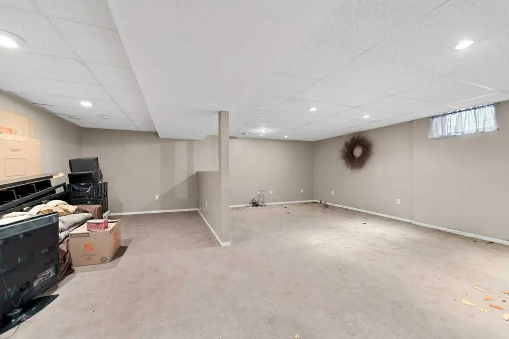 6756 Huntchester Road NE Calgary AB T2K 5E7