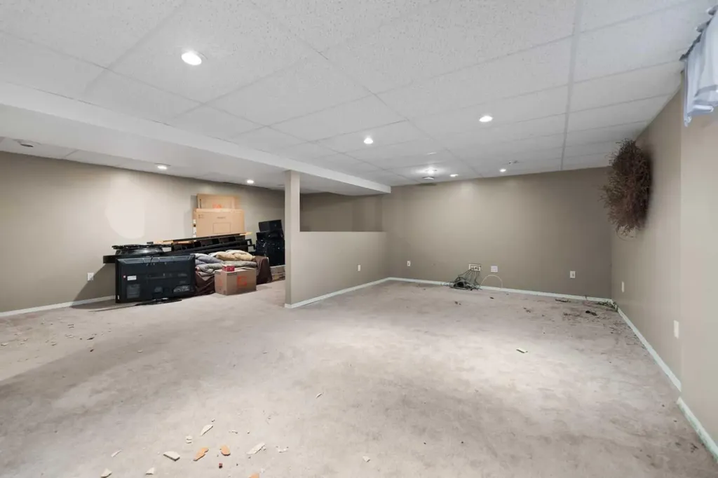 6756 Huntchester Road NE Calgary AB T2K 5E7