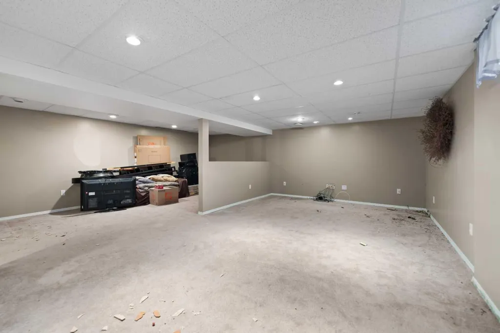 6756 Huntchester Road NE Calgary AB T2K 5E7