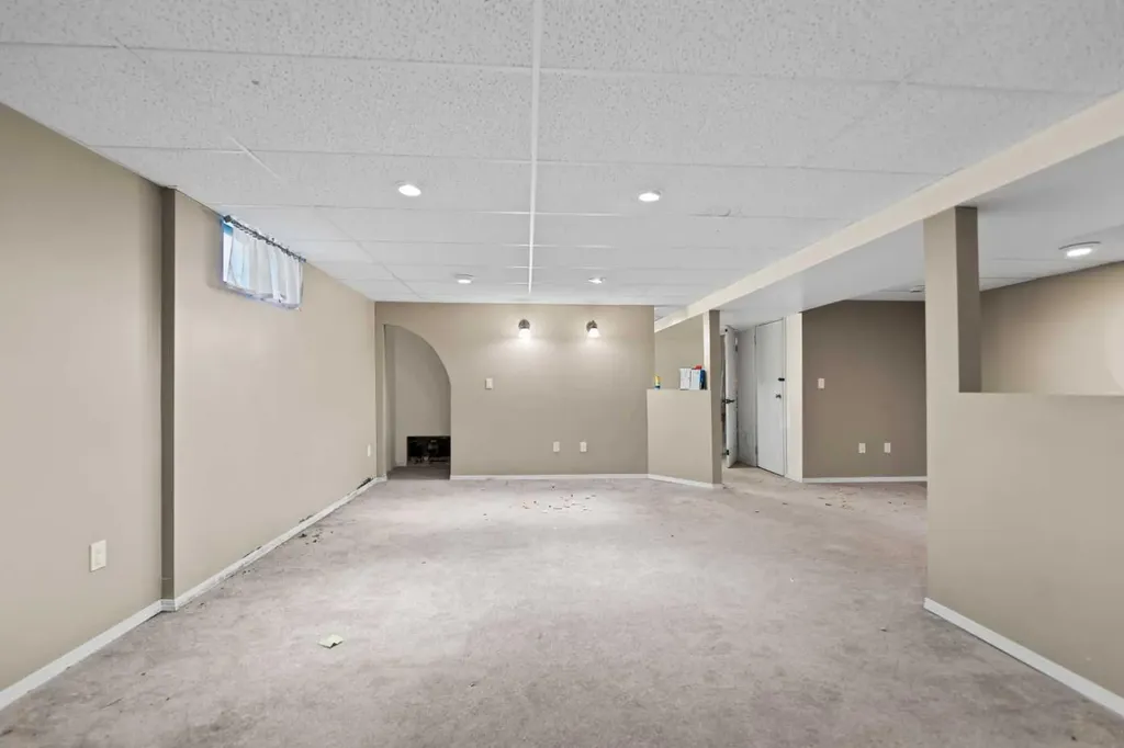 6756 Huntchester Road NE Calgary AB T2K 5E7